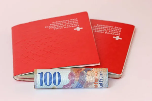 Dos Pasaportes Besos Chf 100 — Foto de Stock