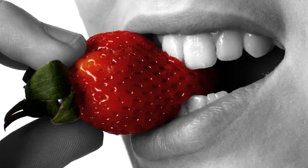 Close Woman Hand Strawberry — Stock Photo, Image