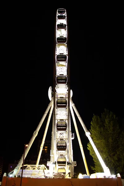 Giostra Della Ruota Panoramica Parco Divertimenti — Foto Stock