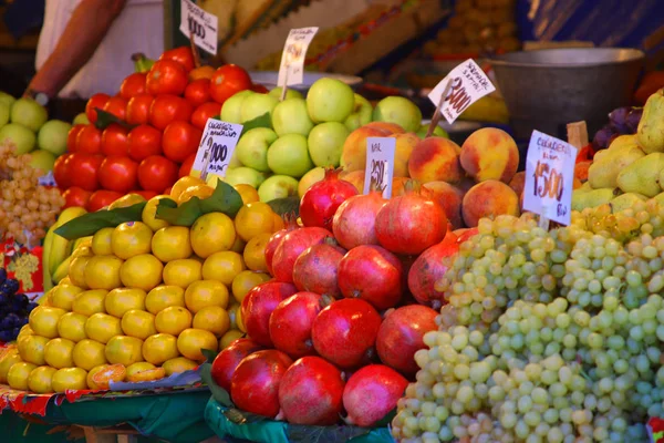 Estante Mercado Turco Com Legumes Frescos — Fotografia de Stock
