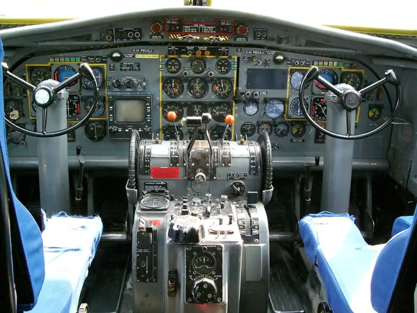 Pilot Old Fokker F27 Space — Stock Photo, Image