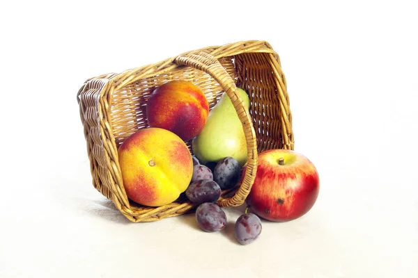 Kosz Owoców Owoce Zdrowe Zdrowie Dieta Wegetariańskie Jabłko Gruszka Nektaryna — Zdjęcie stockowe