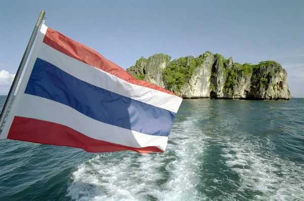 Thai Flag Fondo Famosa Isla Buceo Racha Yai — Foto de Stock