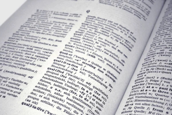 Close Van Een Woordenboek Van Heilige Bijbel — Stockfoto