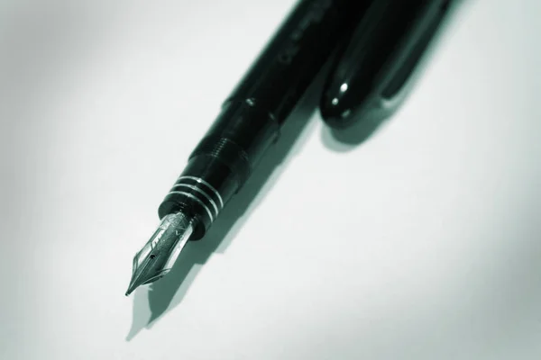 ペンと書道のコンセプトデザイン — ストック写真