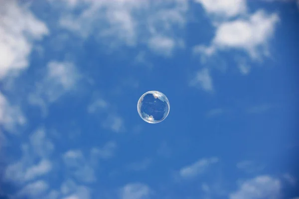 Blå Himmel Med Moln Med Bubbla — Stockfoto