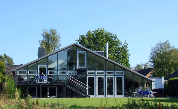 Architektenhaus Mit Glasfassade — Stockfoto