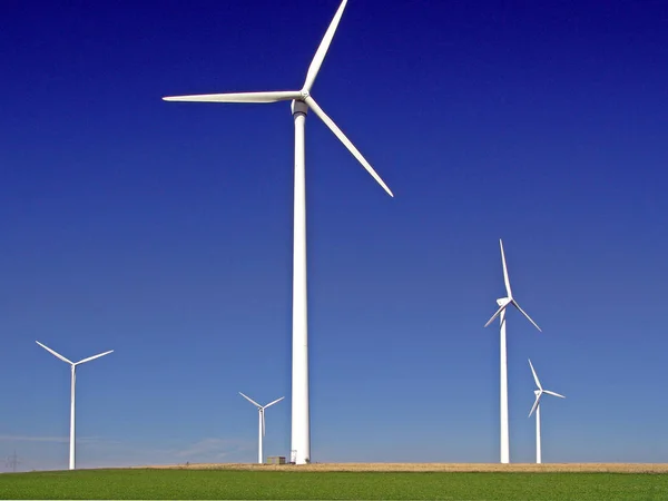 Yel Değirmeni Rüzgar Çiftliği Rüzgar Santrali — Stok fotoğraf