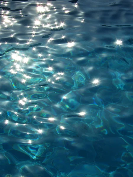 Lichtreflexionen Auf Dem Wasser — Stockfoto