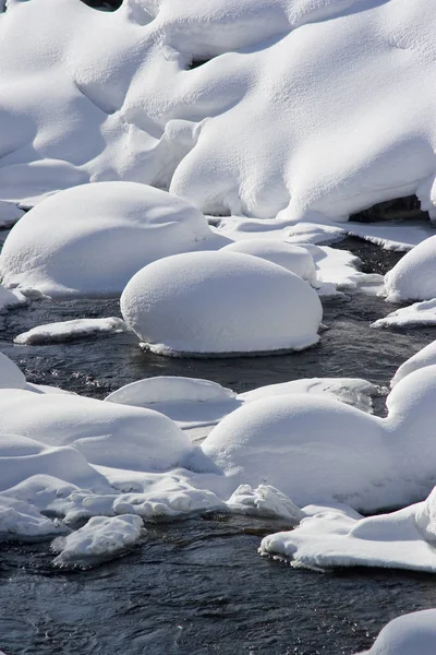 Vackert Snöigt Vinterlandskap — Stockfoto