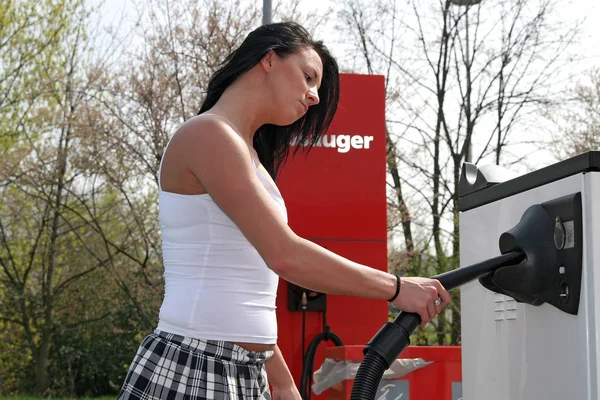 Woman Red Uniform Hose Park — Stock Photo, Image