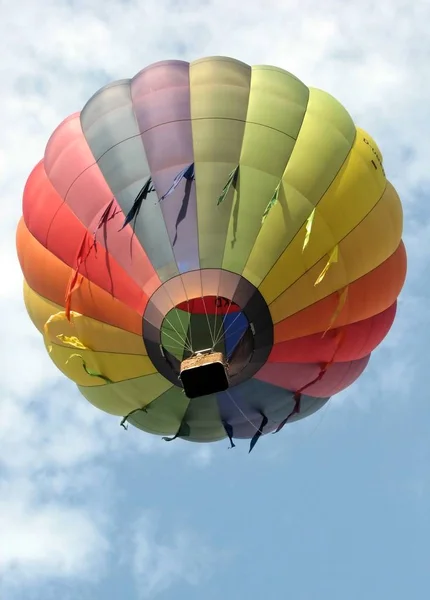 Hőlégballon Repülés Közben — Stock Fotó