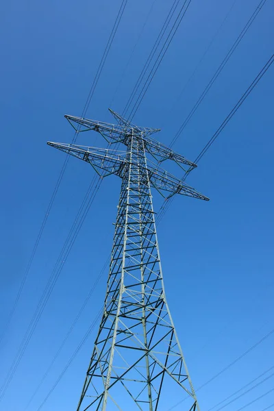 Elektrik Kablolarının Görüntüsünü Kapat — Stok fotoğraf