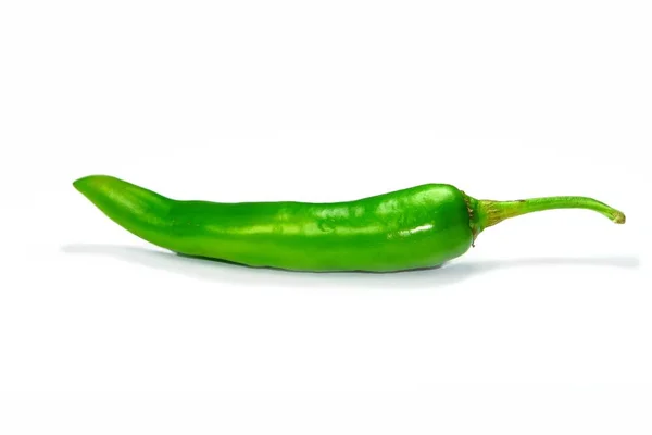 Groene Chili Peper Geïsoleerd Witte Achtergrond — Stockfoto