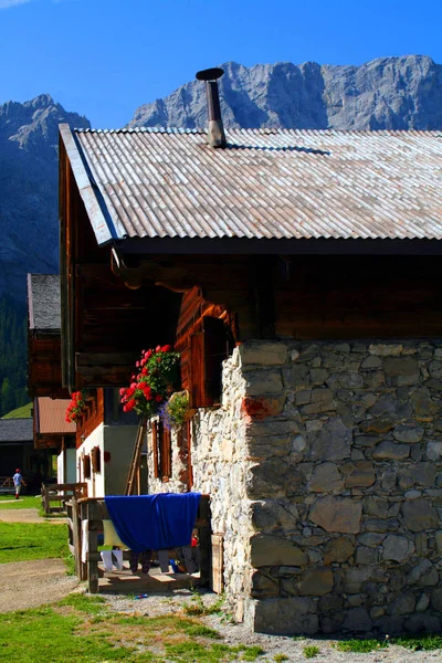 Erstaunliche Natur Auf Alpen Berge Hintergrund — Stockfoto