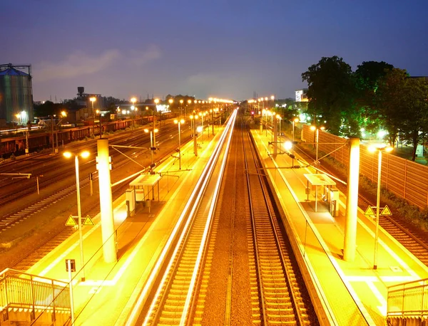 Estación Tren Por Noche —  Fotos de Stock