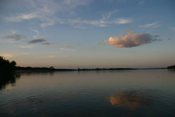 Wieczorem Nad Rzeką — Zdjęcie stockowe