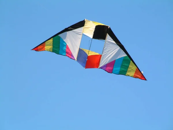 风筝在天空中飞翔 — 图库照片