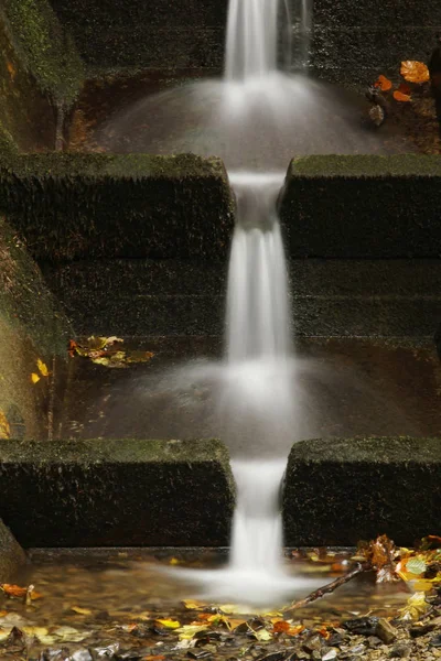 Bela Cachoeira Fundo Natureza — Fotografia de Stock