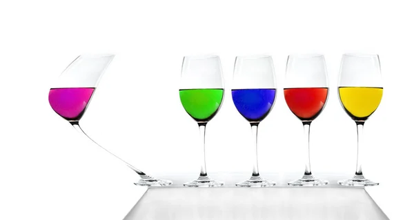 Deux Verres Alcool Différent Sur Fond Blanc — Photo