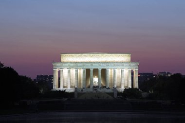 at the lincoln memorial is a monument in honor of abraham lincoln (16th president of the united states),built between 1915 and 1922. you can find this building on the national mall in washington,d.c. on its north side is lincoln btw clipart