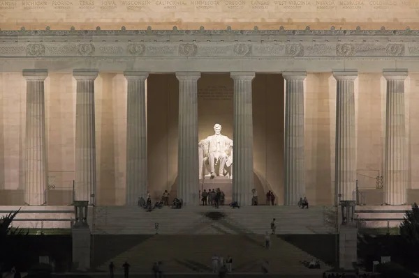 Большее Потребление Метровой Статуи Авраама Линкольна Президента Сша Мемориала Линкольна — стоковое фото