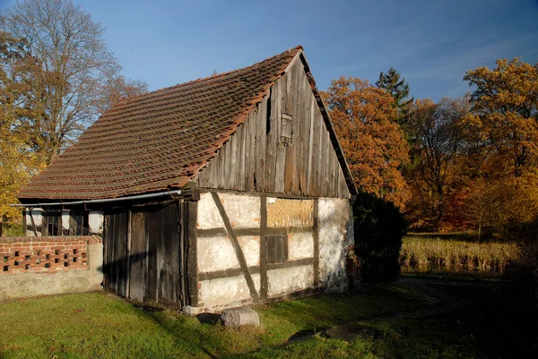 Het Rammelende Huis Weer Kleur Zelf Verstoort Het Grote Schaduwgebied — Stockfoto