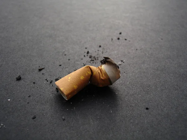 タバコは物質であり通常タバコです — ストック写真