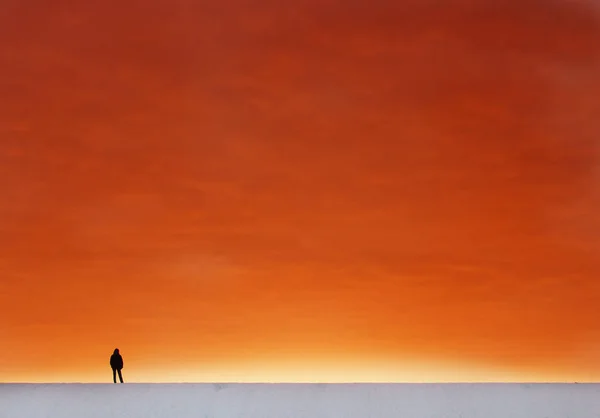 Young Woman Looking Sunset Dyke — Stock Fotó