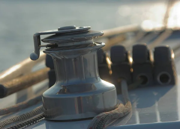 Här Bild Vinsch Ombord Segelbåt — Stockfoto