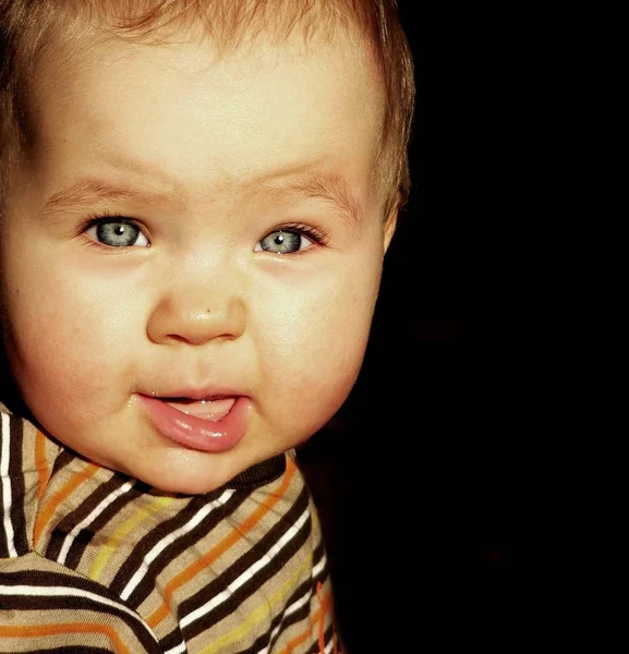 Vista Panorámica Del Niño Pequeño Lindo — Foto de Stock