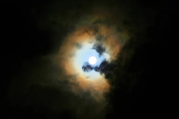 Gece Gökyüzünde Dolunay — Stok fotoğraf