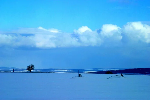 Karla Kaplı Kış Manzarası — Stok fotoğraf