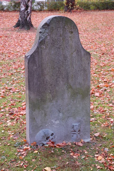 旧坟场上的墓碑 — 图库照片