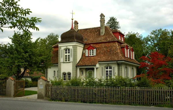 Enamorado Una Casa Thun Switzerland Que Cambiado Mismo Encanto Irradia — Foto de Stock