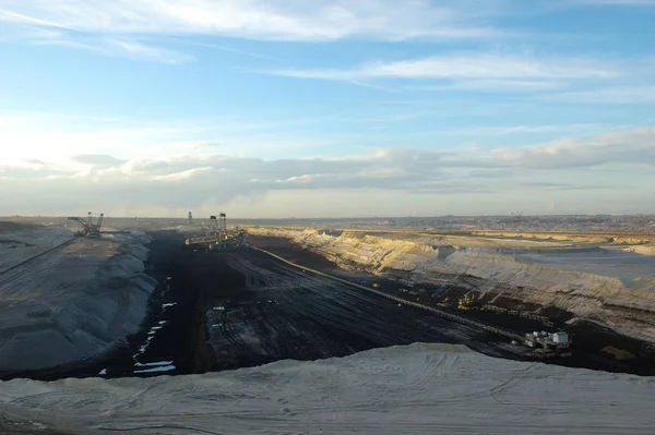 炭鉱から石炭その他の鉱物を入手する産業 — ストック写真