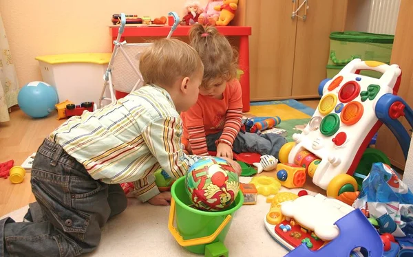 Imagen Los Niños Jugando — Foto de Stock