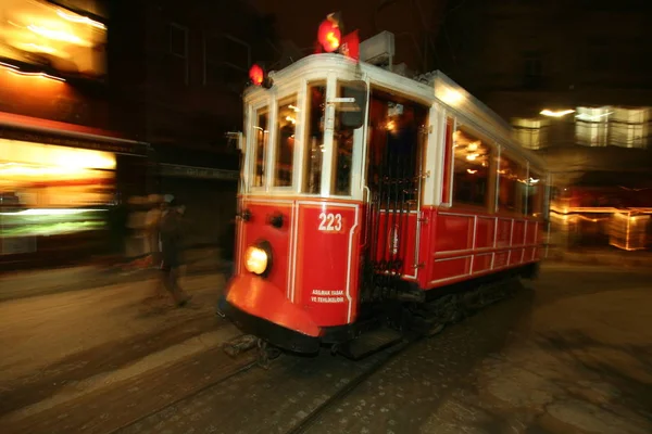 Трамвай Ночью — стоковое фото
