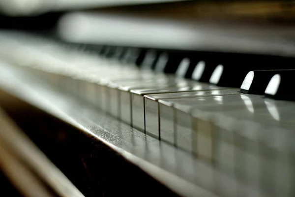 ピアノ楽器音楽のコンセプト — ストック写真