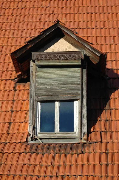 Oud Houten Huis Het Dak Van Het Gebouw — Stockfoto