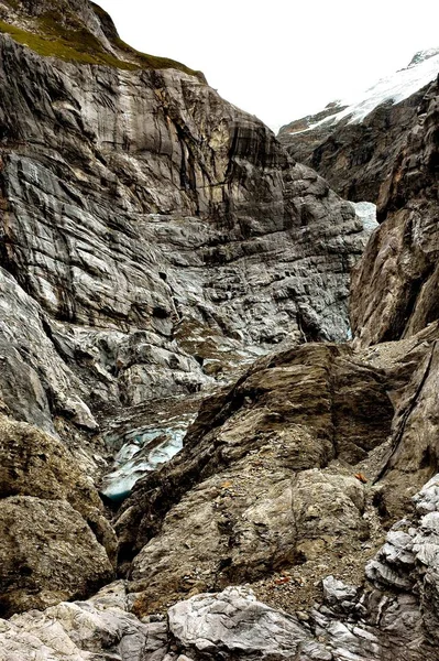 바위들 영구적 얼음으로 있었다고 상상하면 광경이 펼쳐진다 — 스톡 사진