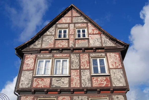Tudor Stijl Huis Schilderen — Stockfoto