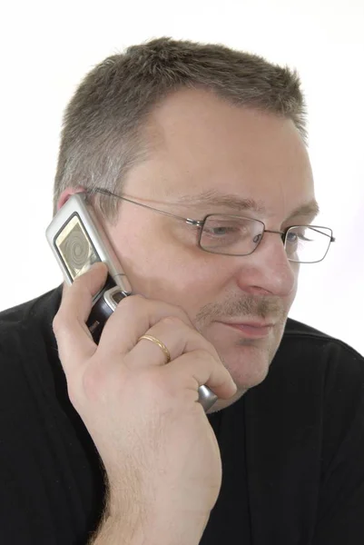 Senior Man Met Een Telefoon — Stockfoto