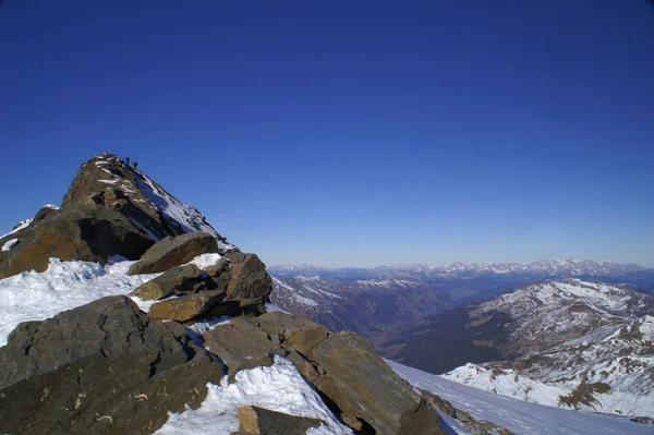 Alta Montagna Inverno Con Alpinisti — Foto Stock