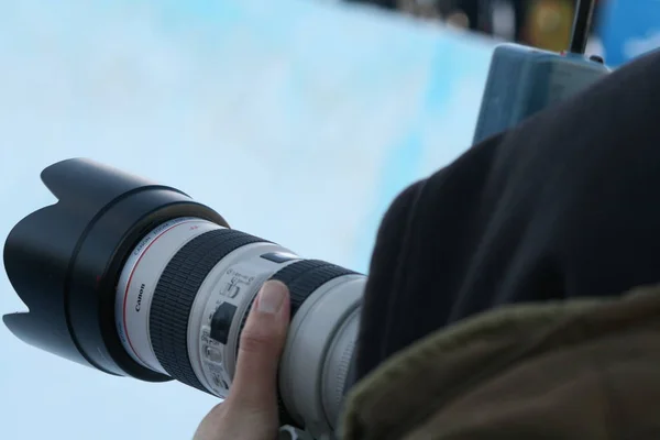 Fotograaf Fotograferen Met Camera Stad — Stockfoto