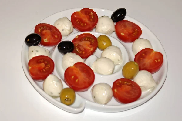 Mini Mozzarella Tomato Olive — стоковое фото