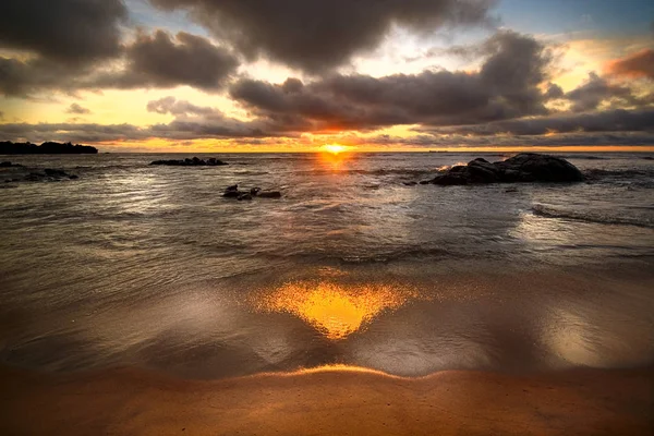 Солнце Погружается Море Песок — стоковое фото