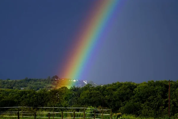 Arcobaleno Fenomeno Meteorologico Causato Dalla Riflessione — Foto Stock