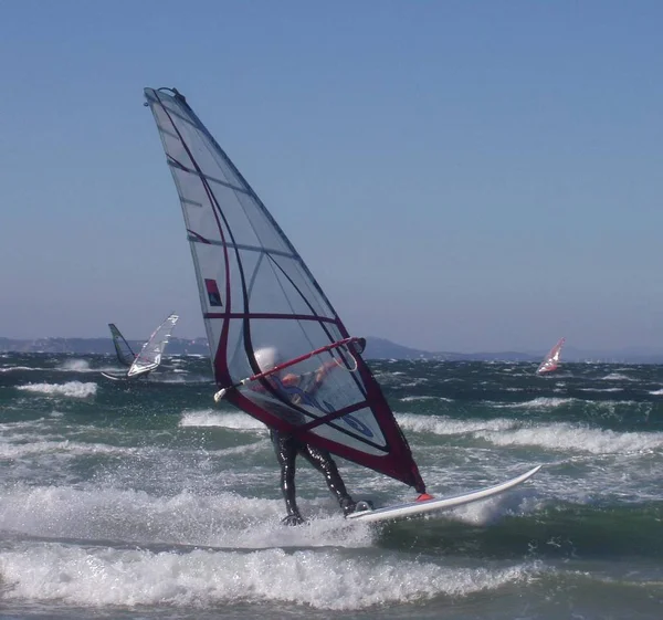 Ein Surferboot Auf Dem Meer — Stockfoto