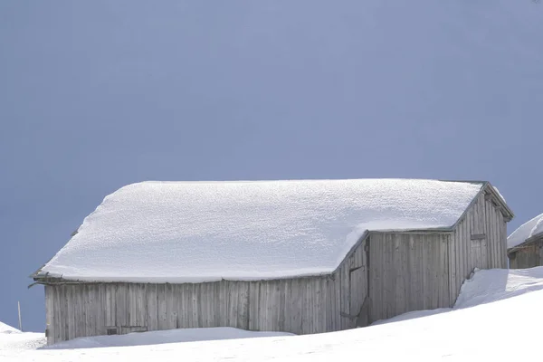 Velha Cabana Inverno — Fotografia de Stock